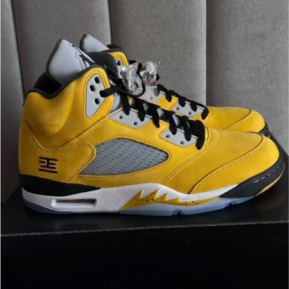 Jordan 5 Retro Tokyo T23 (2025) - Picture 1 of 7